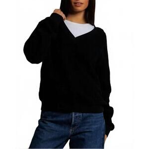 PERFECTWHITETEE zuri reverse fleece v-neck raglan sweatshirt in true black